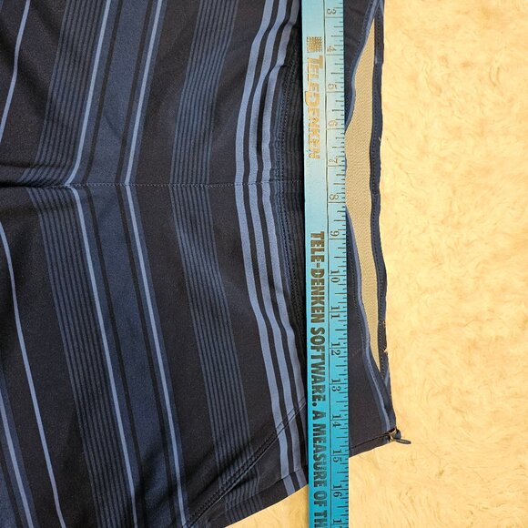 Under Amour Women's Blue Strips Team Chino Golf Fitted Shorts Size: 8 - Picture 4 of 7